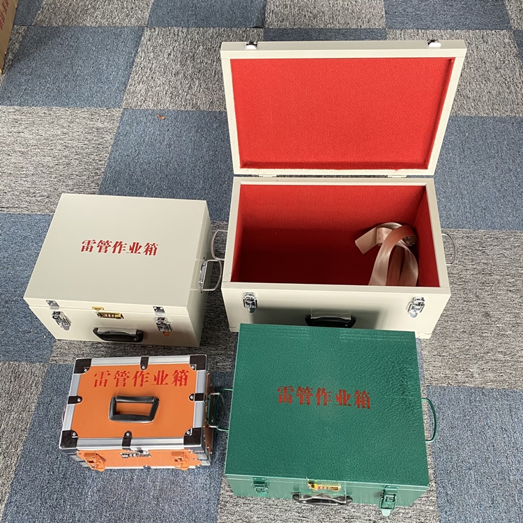 孟连爆破工程作业箱如何选择？玻璃钢与传统材质的全面对比